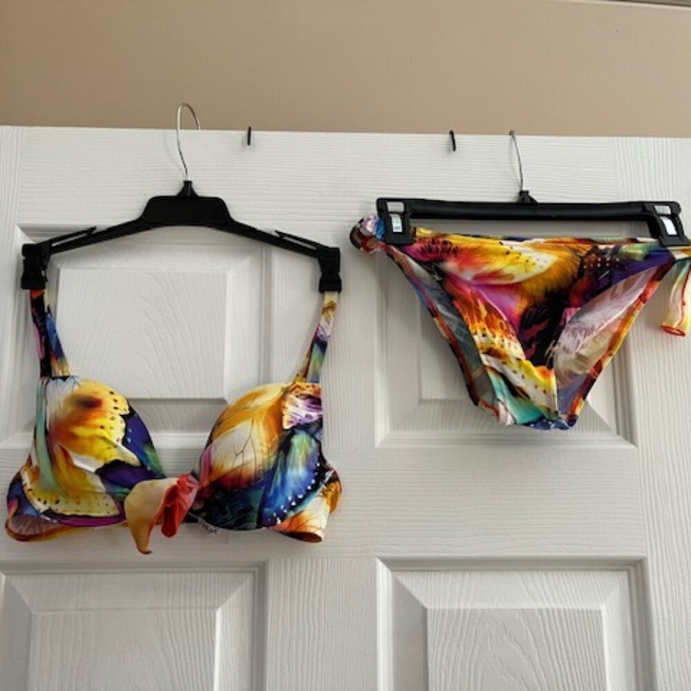 Antigel Bikini (Top 32/Bottom S) and Cover Up (Size S)